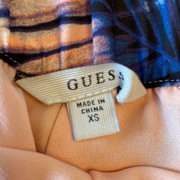 NWOT Guess, wide leg pants, like new condition, measurements and photos below. - Picture 3 of 10